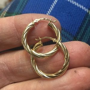14k Twist Hoop earrings